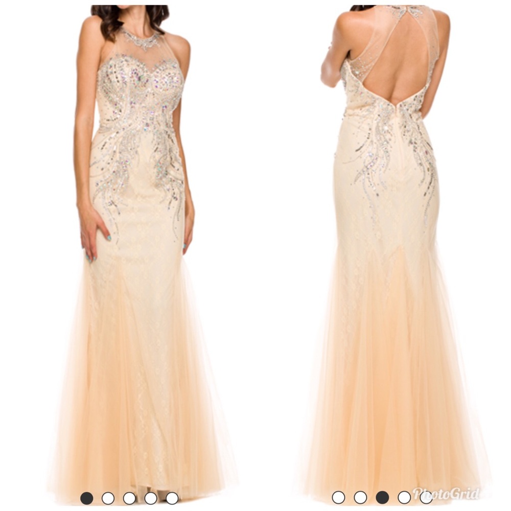 Preorder ur prom dress 👗